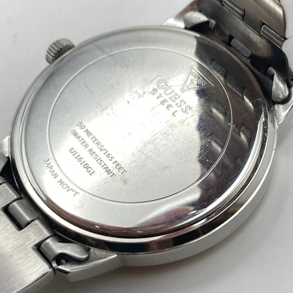 Guess good used